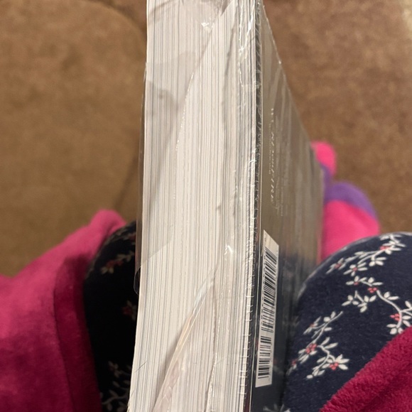 The Word on Fire Bible - Black and Gold - Picture 3 of 4